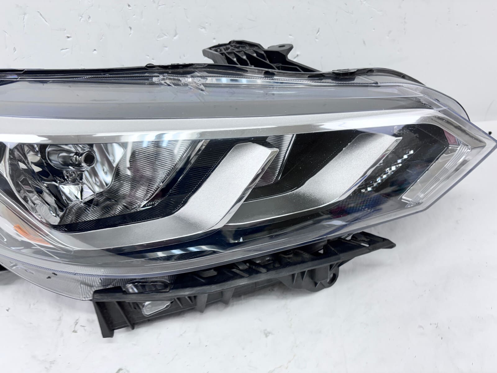 260106LB0A 2020 2021 2022 2023 NISSAN SENTRA HALOGEN FRONT RIGHT OEM HEADLIGHT - Image 5
