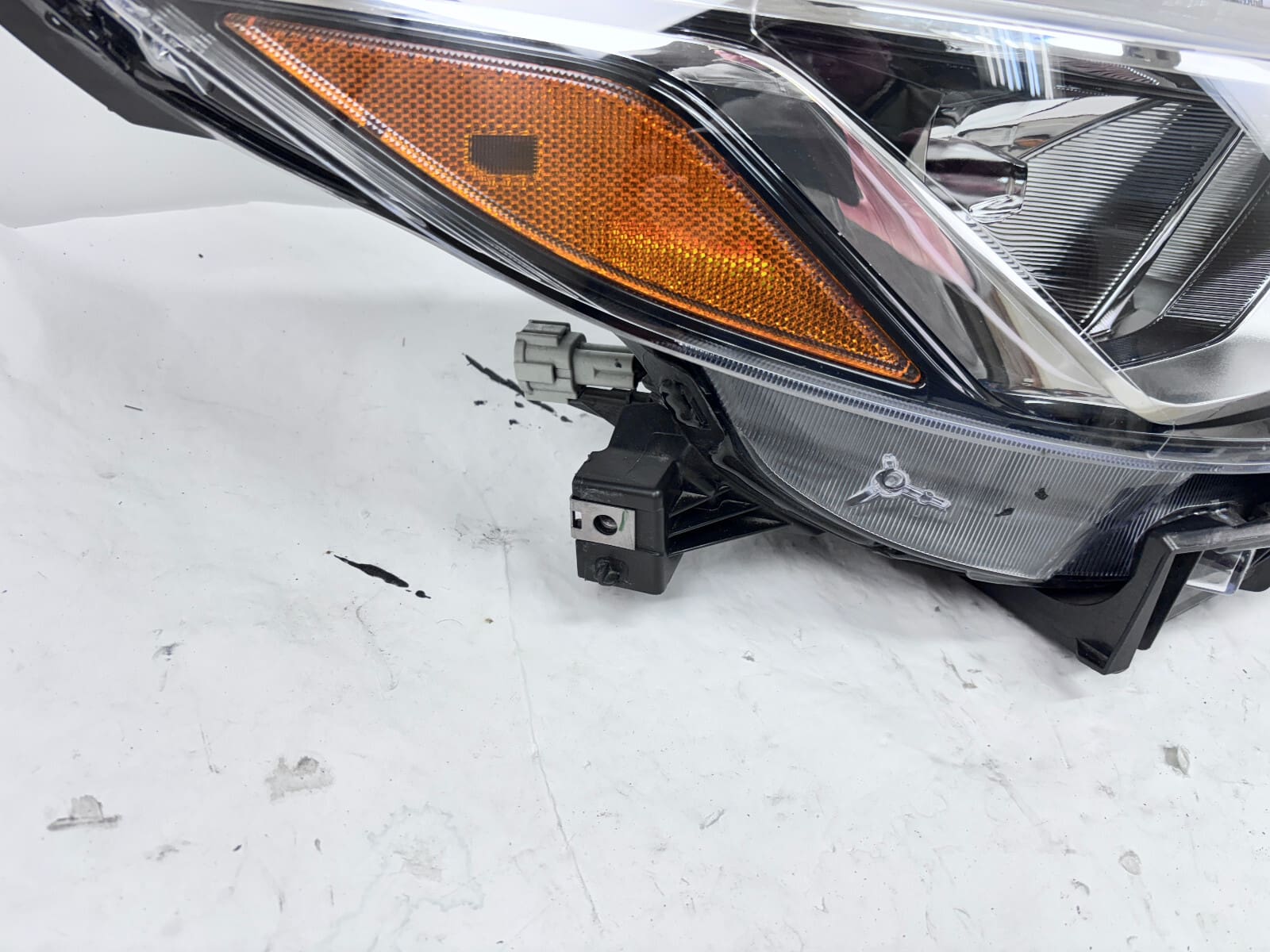 260106LB0A 2020 2021 2022 2023 NISSAN SENTRA HALOGEN FRONT RIGHT OEM HEADLIGHT - Image 9