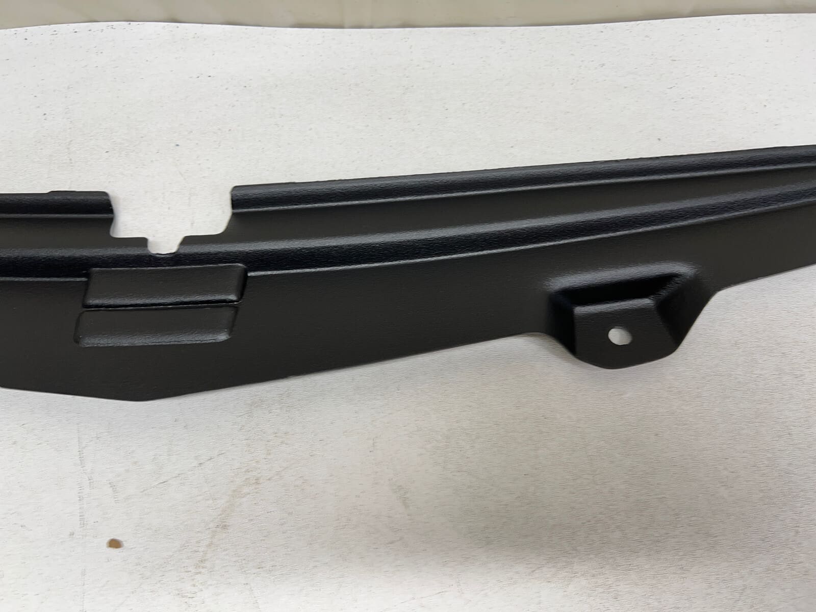 84426565 2022 2023 CHEVY TRAVERSE BUMPER COVER TRIM COVER - Image 4