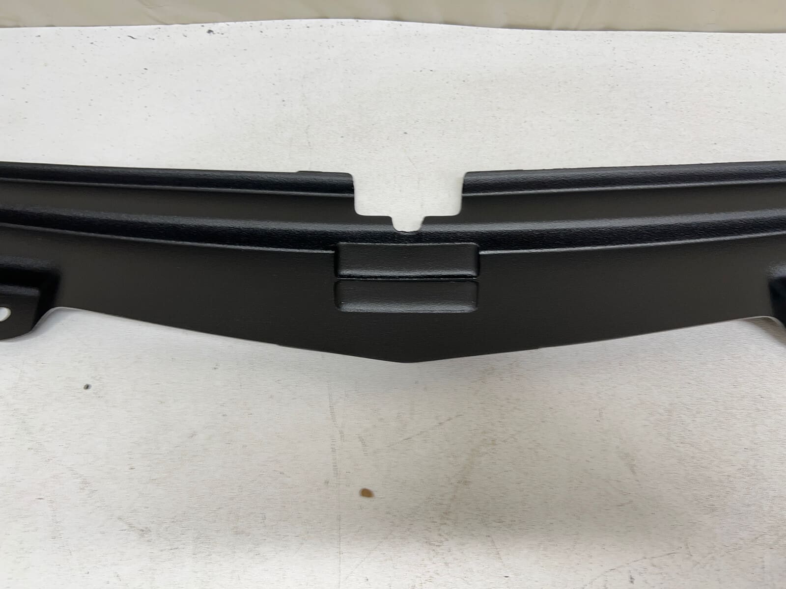 84426565 2022 2023 CHEVY TRAVERSE BUMPER COVER TRIM COVER - Image 5