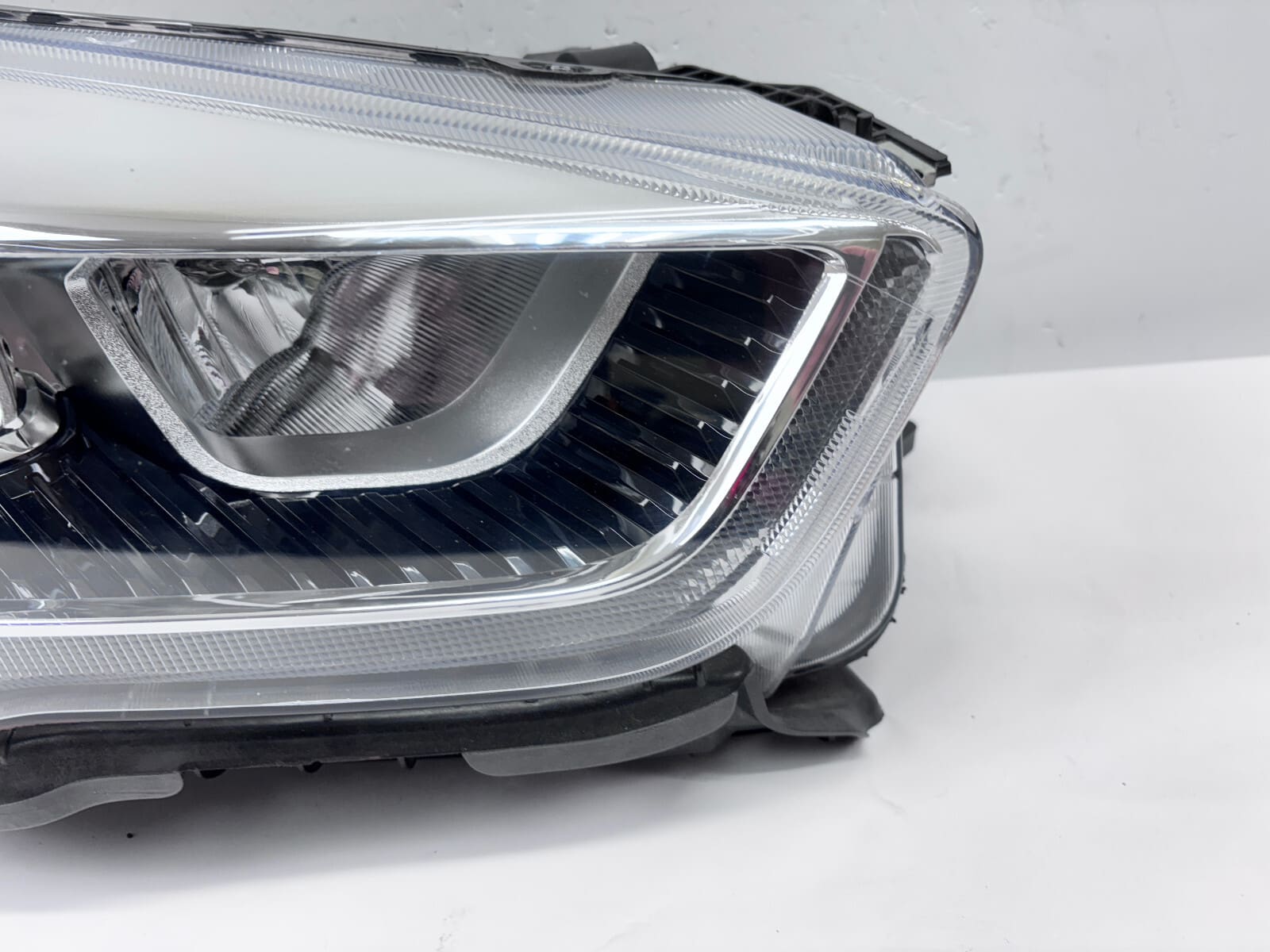 2017 2018 2019 FORD ESCAPE HALOGEN LED FRONT RIGHT OEM HEADLIGHT GJ5413W029BH - Image 3
