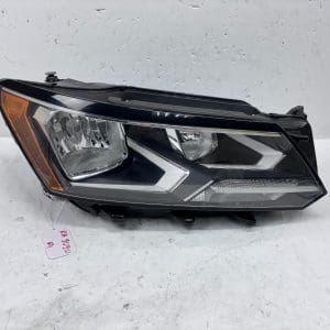 561941006E  2016 2017 2018 2019 VW PASSAT HALOGEN FRONT RIGHT OEM HEADLIGHT