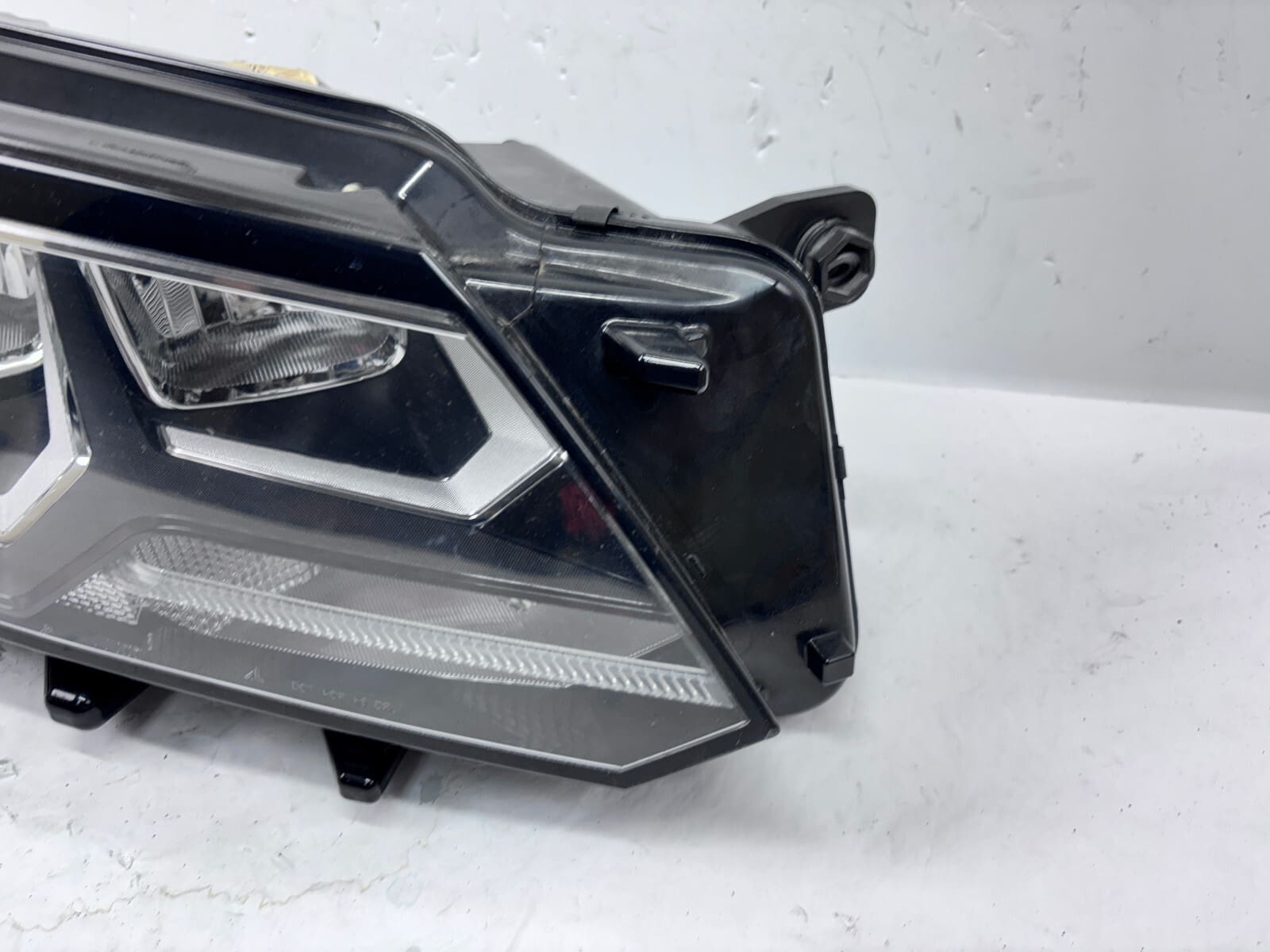 561941006E 2016 2017 2018 2019 VW PASSAT HALOGEN FRONT RIGHT OEM HEADLIGHT - Image 4