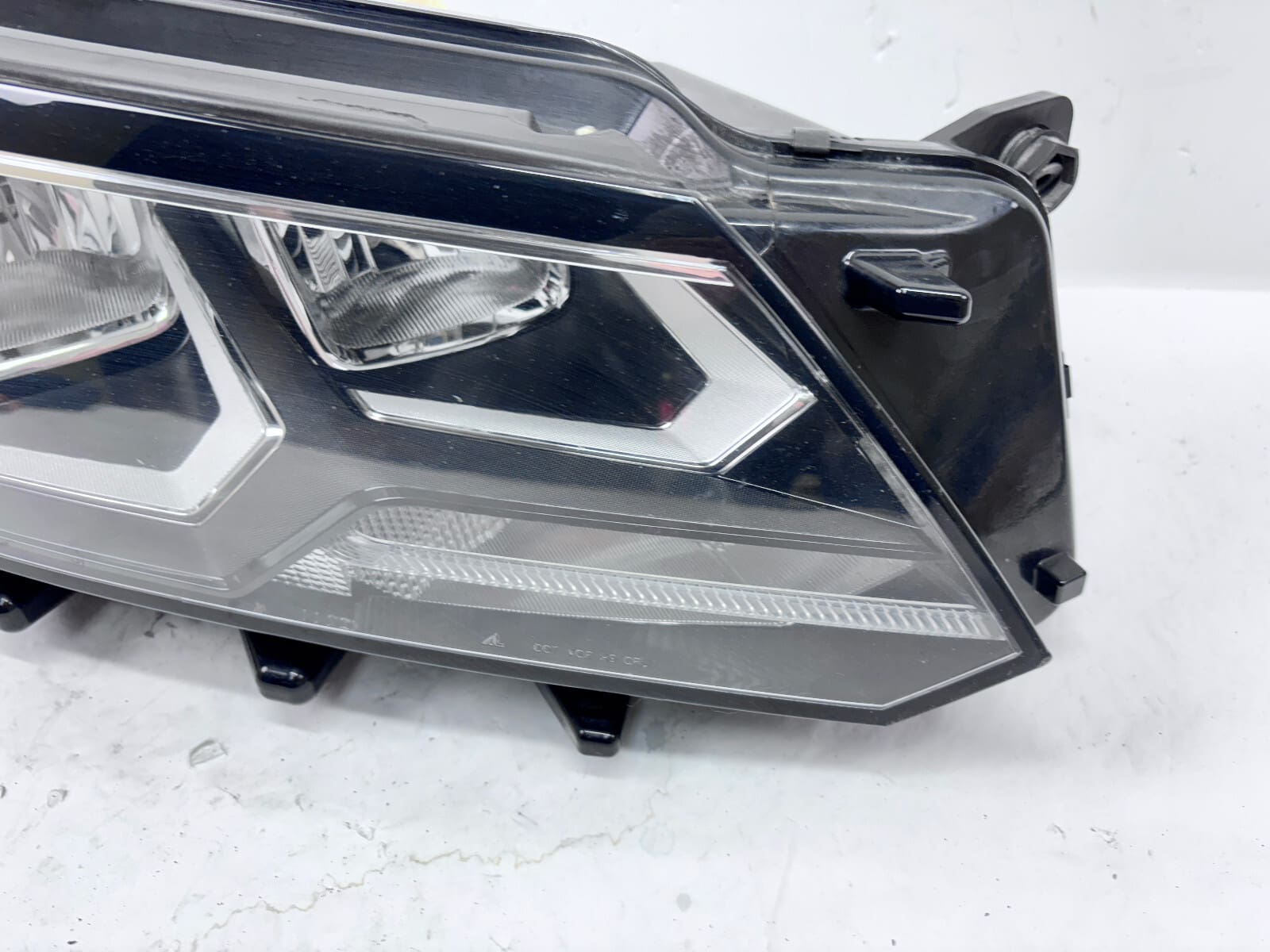 561941006E 2016 2017 2018 2019 VW PASSAT HALOGEN FRONT RIGHT OEM HEADLIGHT - Image 7