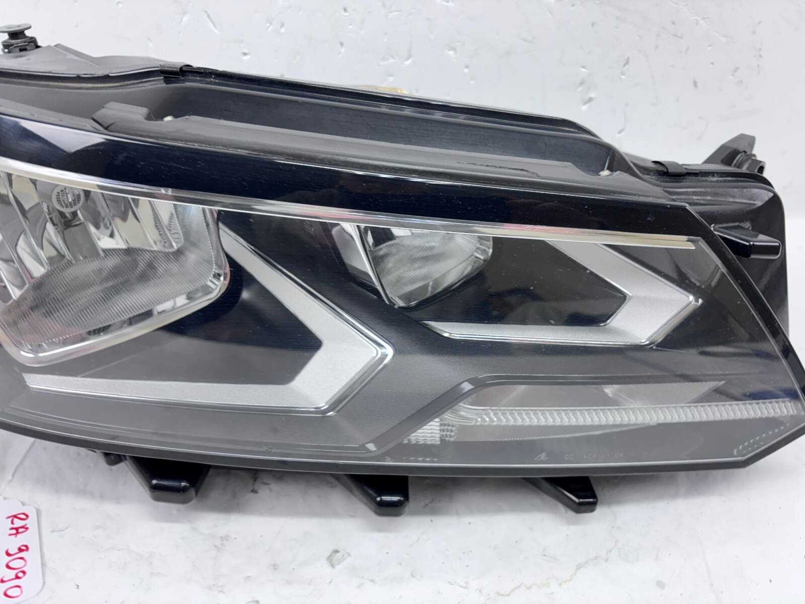 561941006E 2016 2017 2018 2019 VW PASSAT HALOGEN FRONT RIGHT OEM HEADLIGHT - Image 8