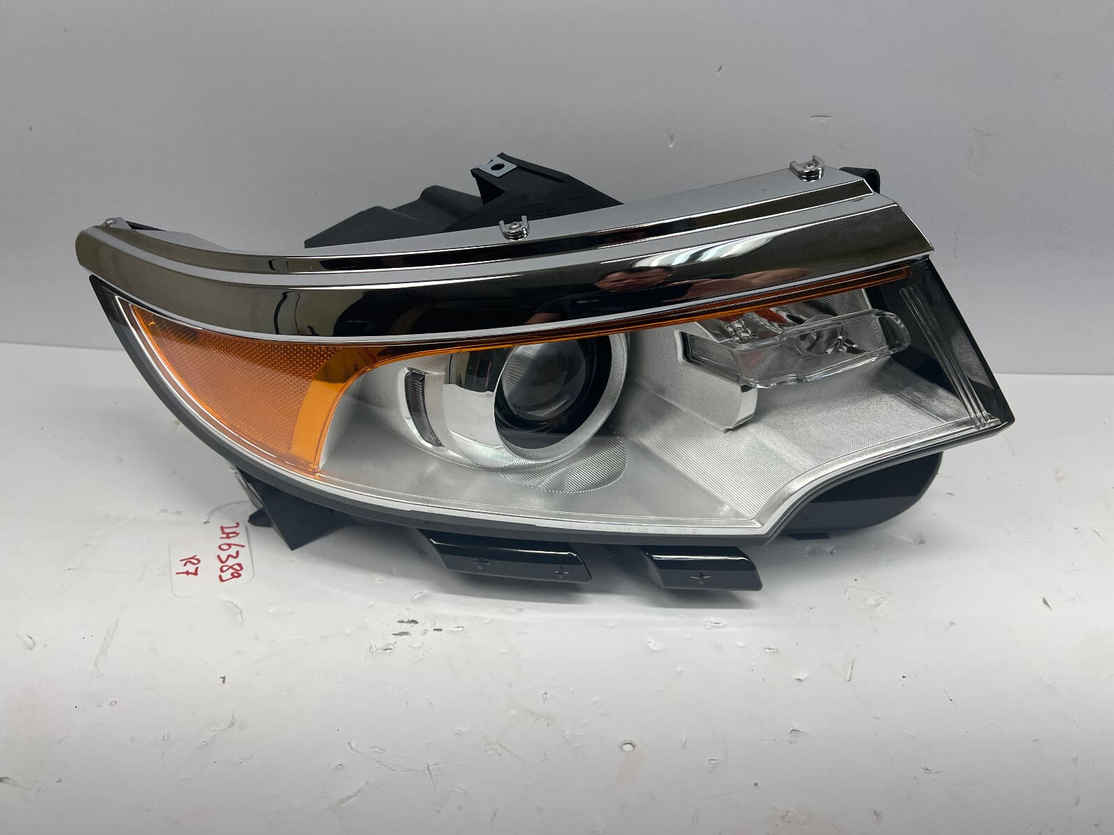 mint. 2011 2012 2013 2014 ford edge halogen front right headlight aftermarket