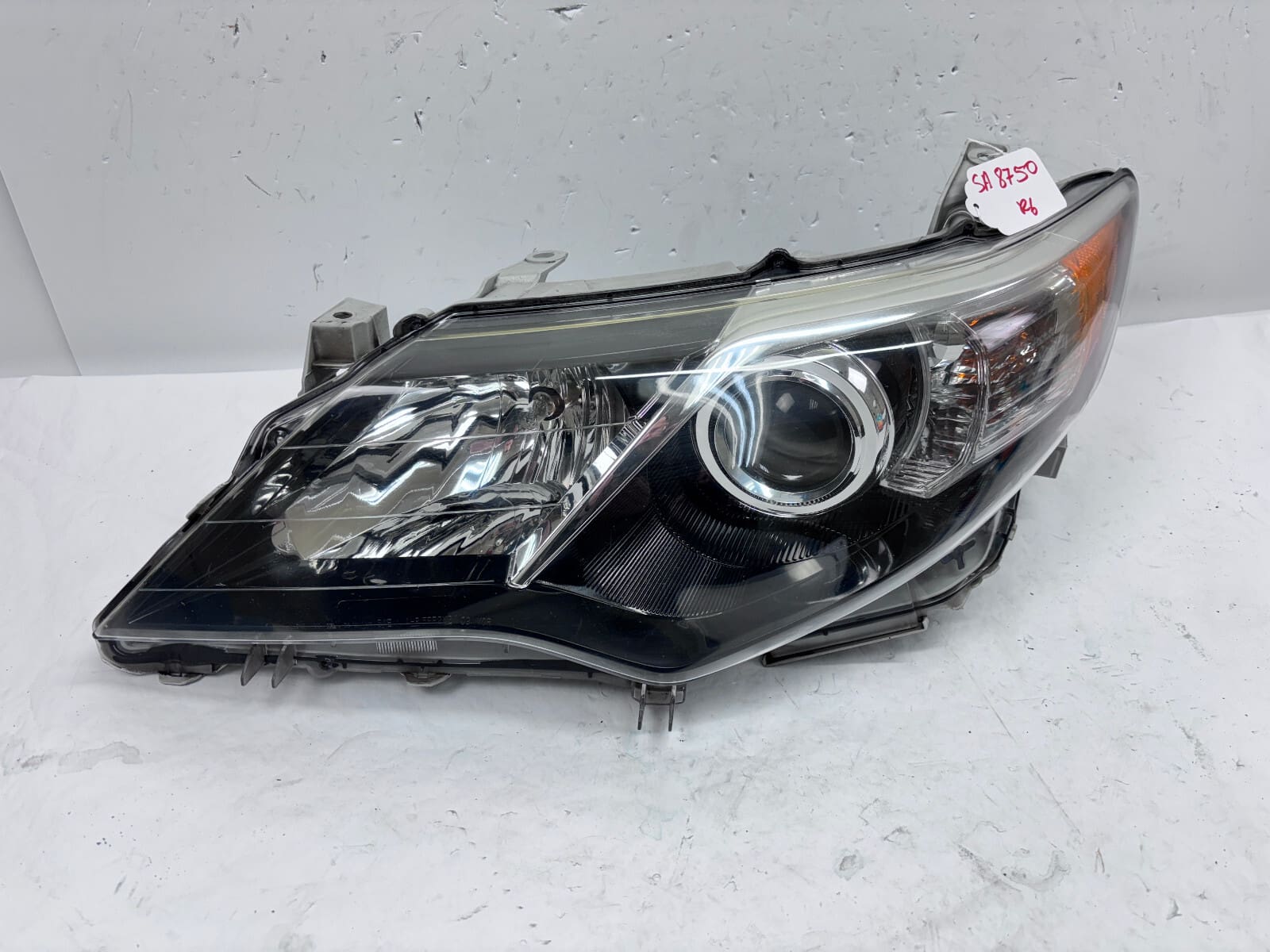 2012 2013 2014 TOYOTA CAMRY BLACK BEZEL HALOGEN FRONT LEFT OEM HEADLIGHT