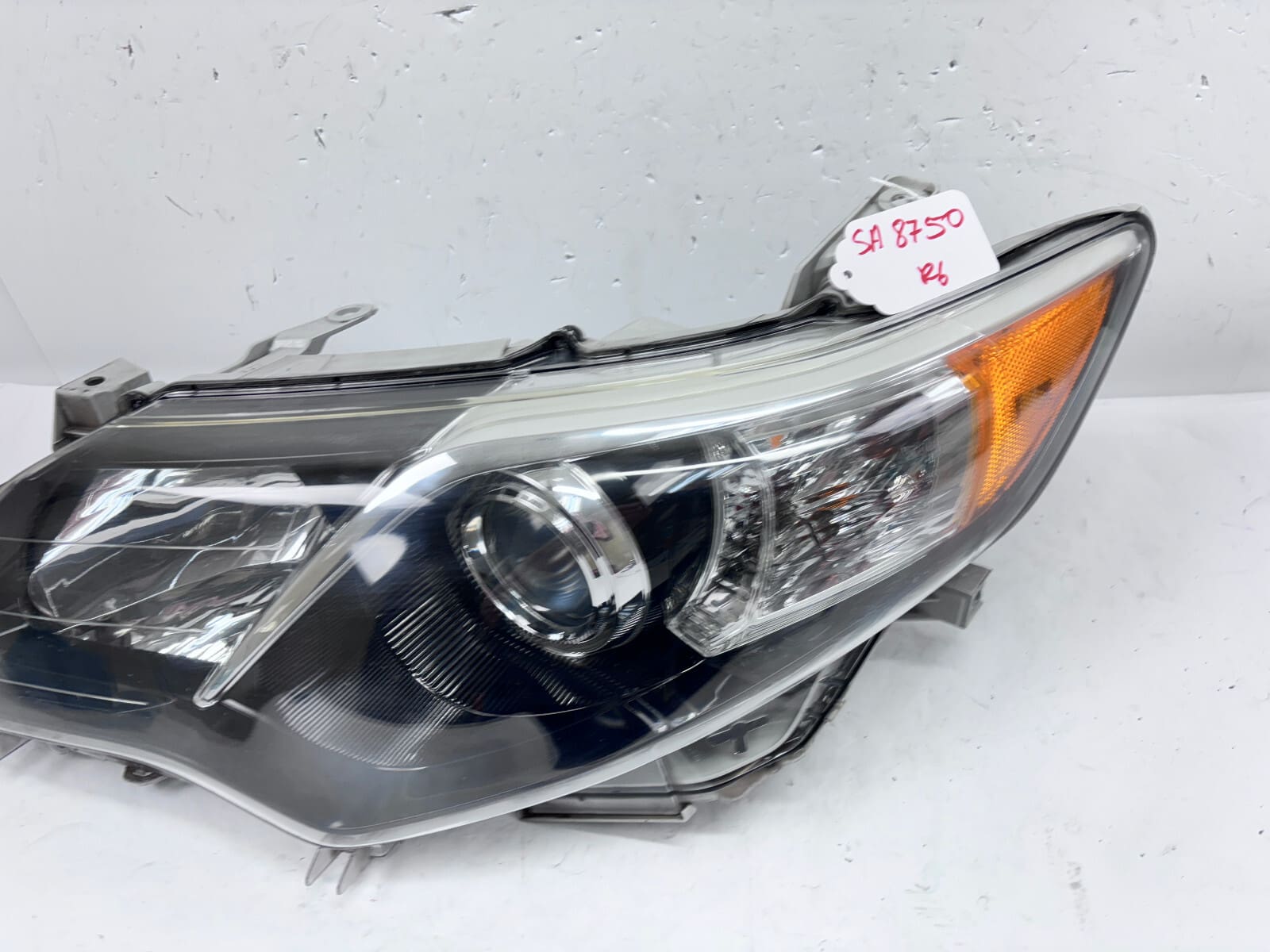2012 2013 2014 TOYOTA CAMRY BLACK BEZEL HALOGEN FRONT LEFT OEM HEADLIGHT - Image 3