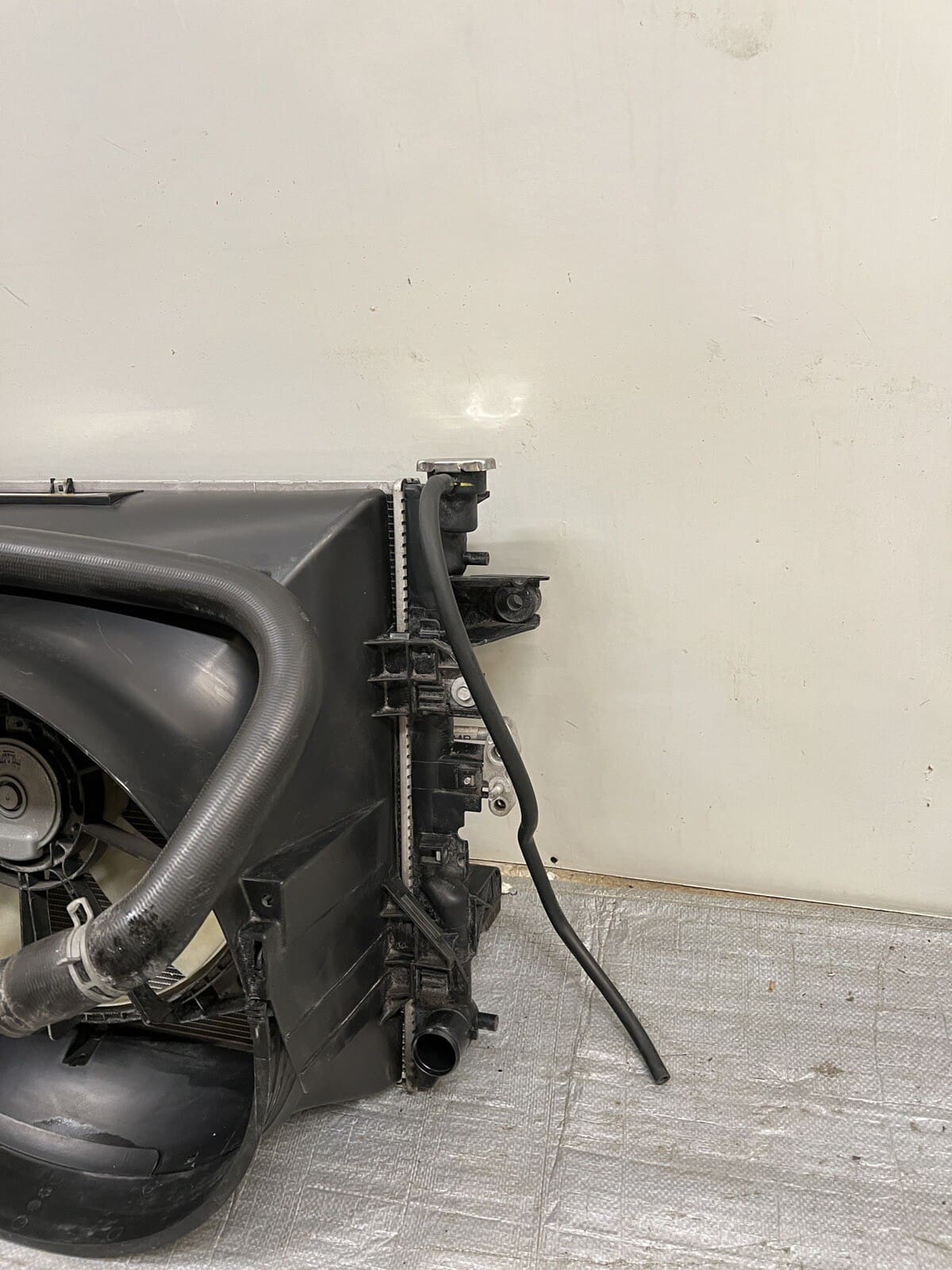 2013 2014 2015 2016 2017 2018 DODGE RAM 1500 FRONT OEM RADIATOR COOLING FAN 5.7 - Image 9
