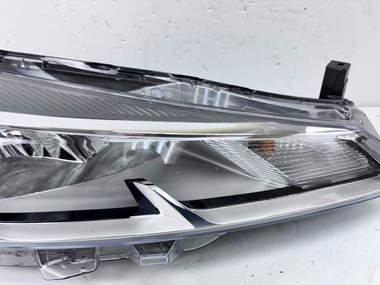 260105R00A 2021 2022 2023 NISSAN KICKS HALOGEN FRONT RIGHT OEM HEADLIGHT - Image 9