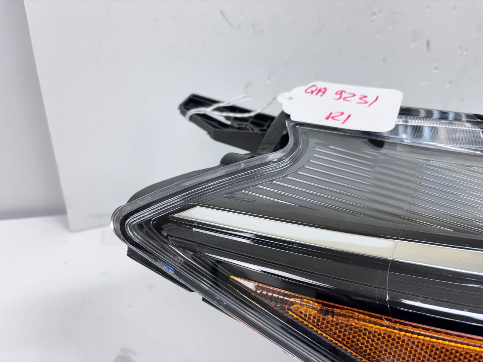 260105R00A 2021 2022 2023 NISSAN KICKS HALOGEN FRONT RIGHT OEM HEADLIGHT - Image 13