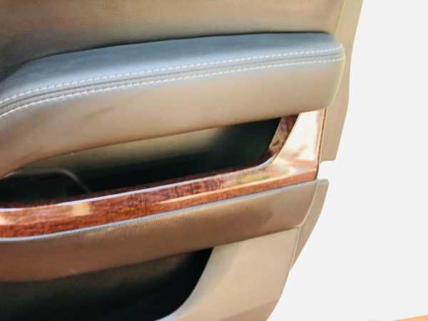 2015 2016 2017 2018 2019 GMC YUKON TAHOE FRONT RIGHT OEM INTERIOR DOOR PANEL - Image 8