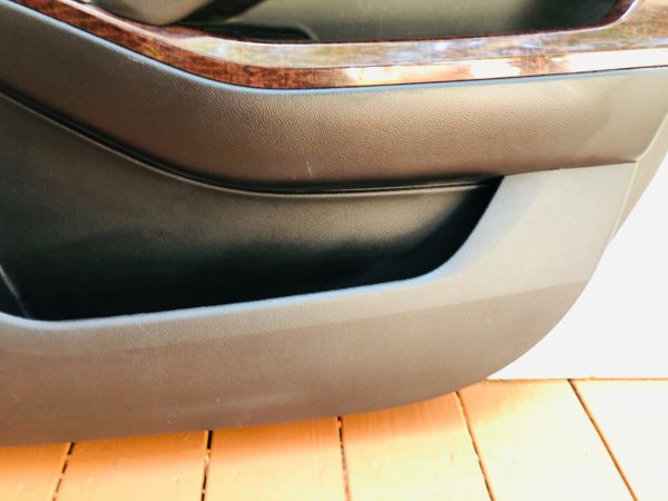 2015 2016 2017 2018 2019 GMC YUKON TAHOE FRONT RIGHT OEM INTERIOR DOOR PANEL - Image 9