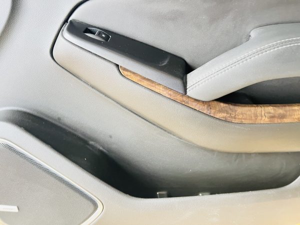 15 2016 2017 2018 2019 2020 TAHOE SUBURBAN YUKON FRONT RIGHT INTERIOR DOOR PANEL - Image 10