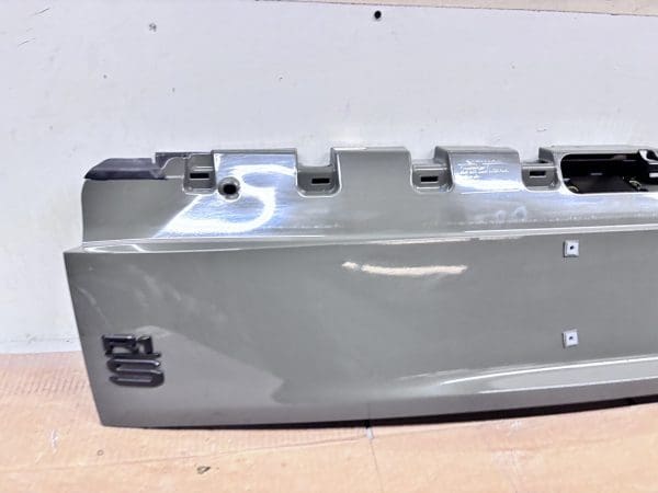 OEM 2022 2023 2024 RIVIAN R1S REAR LOWER TAIL GATE GENUINE LIFT GATE - Image 9