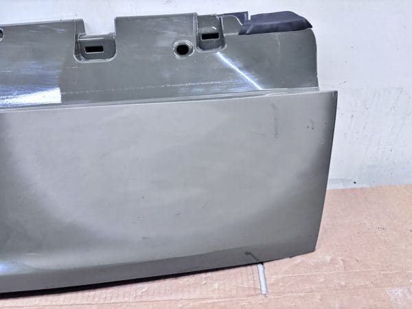 OEM 2022 2023 2024 RIVIAN R1S REAR LOWER TAIL GATE GENUINE LIFT GATE - Image 12