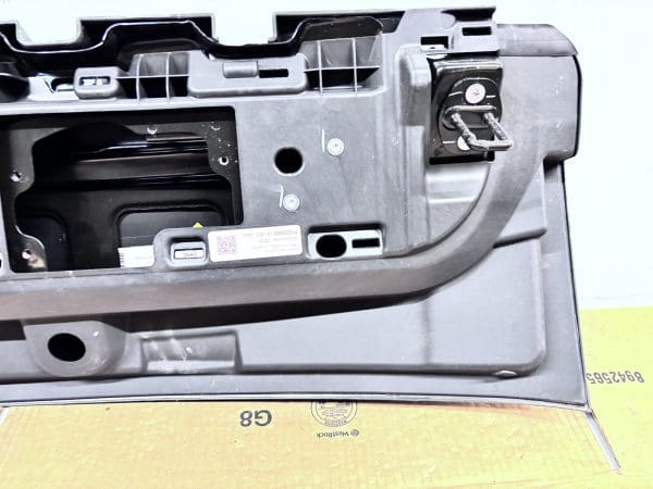 OEM 2022 2023 2024 RIVIAN R1S REAR LOWER TAIL GATE GENUINE LIFT GATE - Image 16