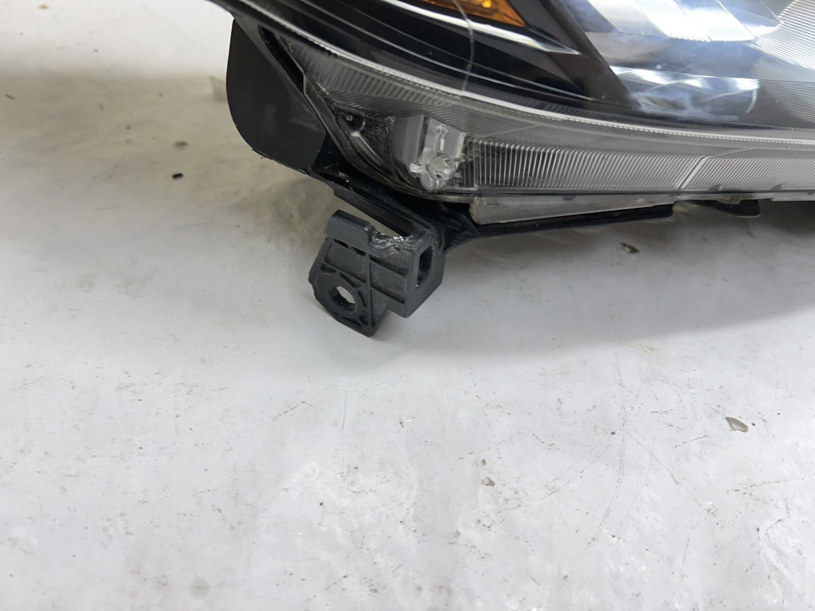 ALL TABS 2016 2017 2018 HONDA HRV HALOGEN FRONT RIGHT OEM HEADLIGHT - Image 10