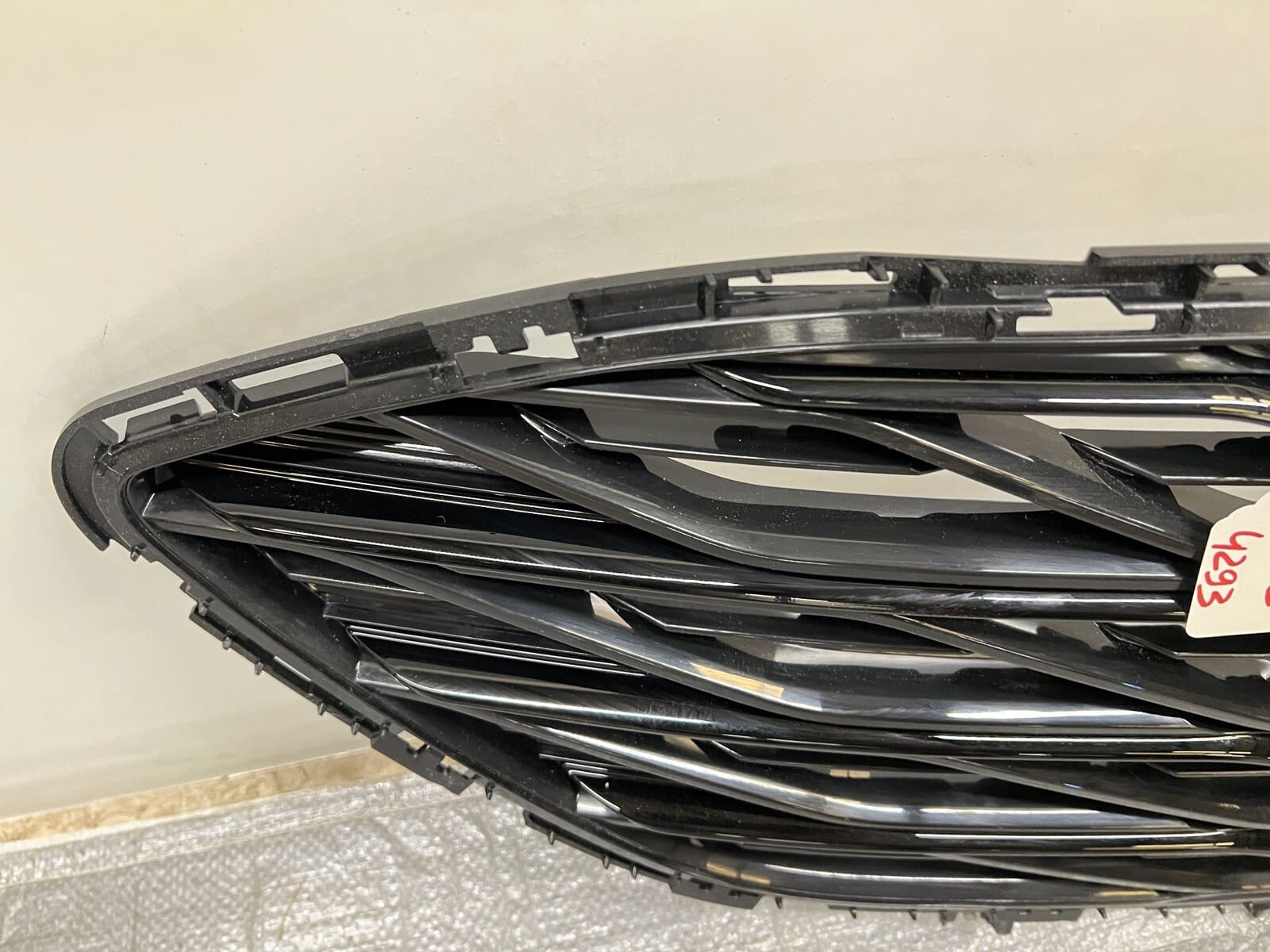 2019 2020 2021 2022 2023 CHEVY MALIBU FRONT OEM GRILLE GENUINE BLACK 84338683 - Image 5