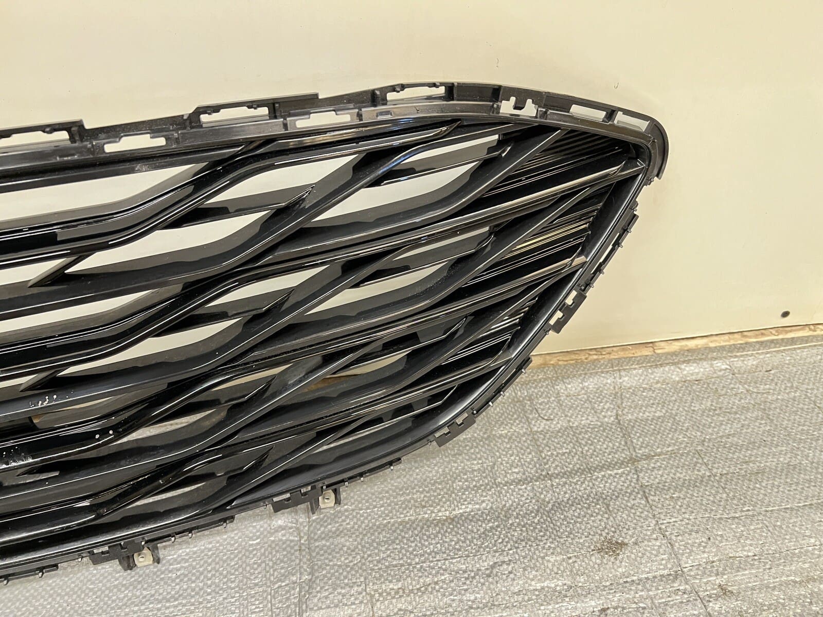 2019 2020 2021 2022 2023 CHEVY MALIBU FRONT OEM GRILLE GENUINE BLACK 84338683 - Image 14