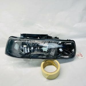 2000 2001 2002 2003 2004 2005 2006 CHEVY SILVERADO SUBURBAN RIGHT HEADLIGHT