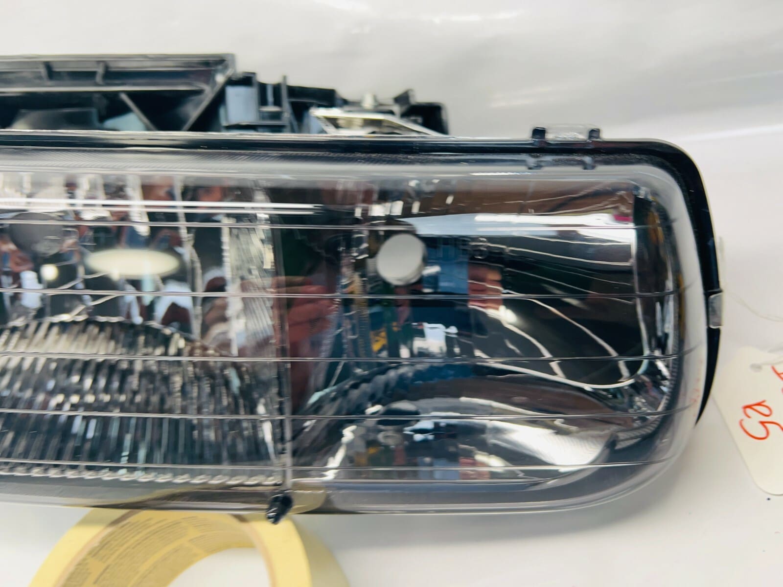 2000 2001 2002 2003 2004 2005 2006 CHEVY SILVERADO SUBURBAN RIGHT HEADLIGHT - Image 3