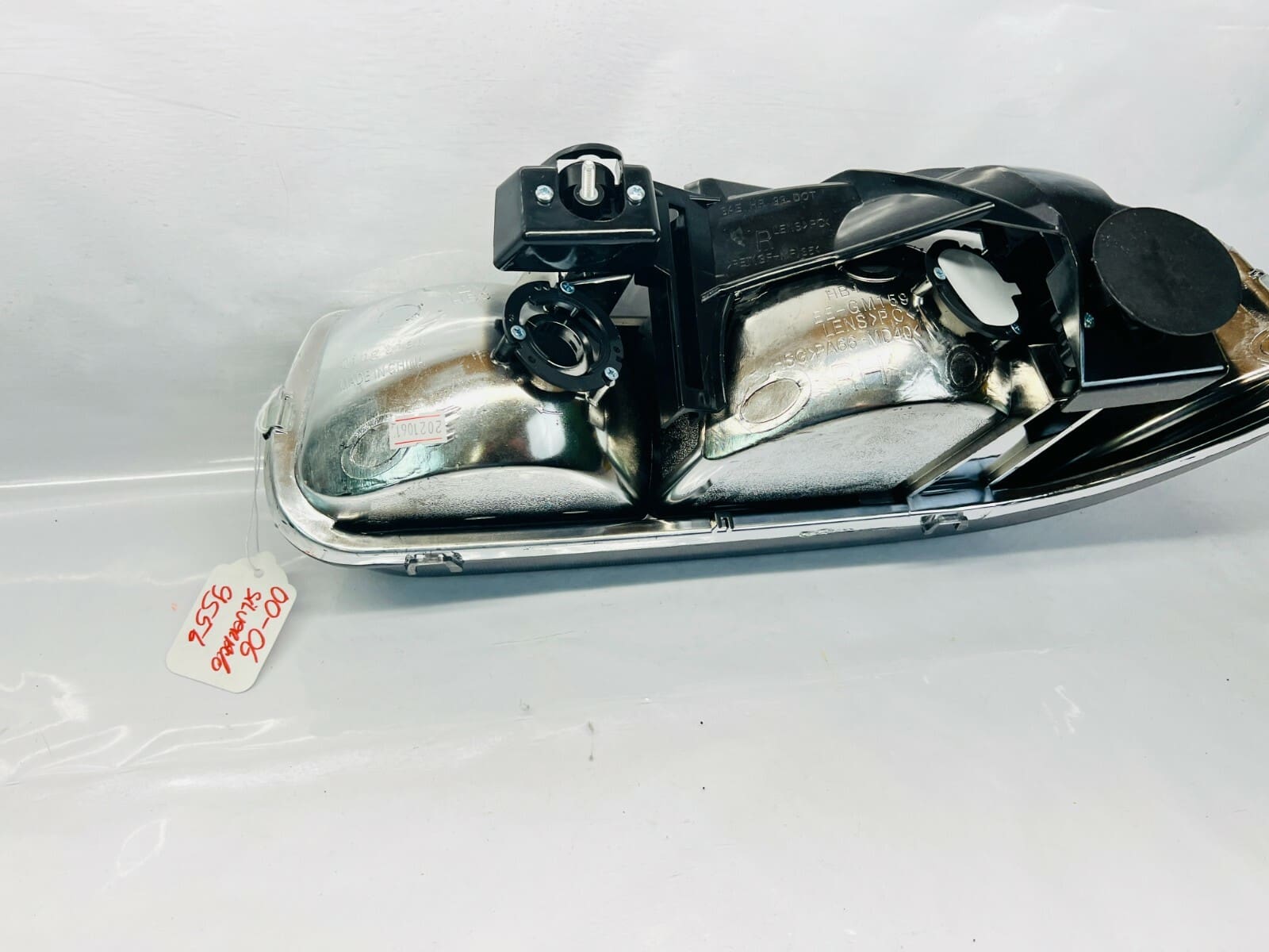 2000 2001 2002 2003 2004 2005 2006 CHEVY SILVERADO SUBURBAN RIGHT HEADLIGHT - Image 10