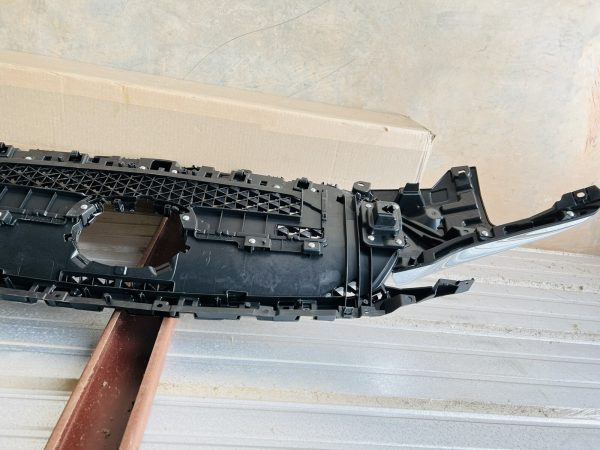 OEM 2017 2018 2019 2020 2021 Mazda CX5 CX-5 Front Grille Genuine KB8E-40-710J - Image 9