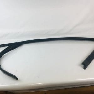HS7Z5421597B 2017 2018 2019 2020 FORD FUSION FRONT LEFT UPPER WINDOW CHANNEL RUN