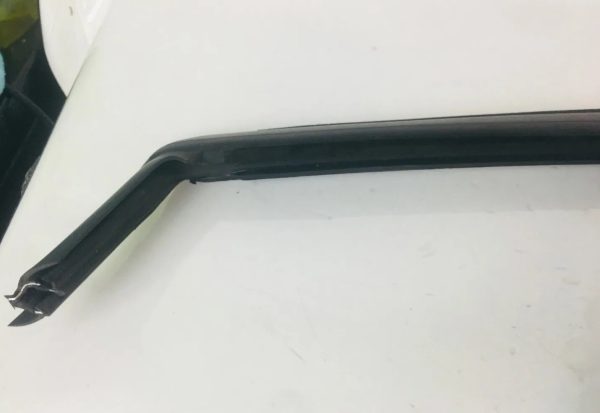 HS7Z5421597B 2017 2018 2019 2020 FORD FUSION FRONT LEFT UPPER WINDOW CHANNEL RUN - Image 8