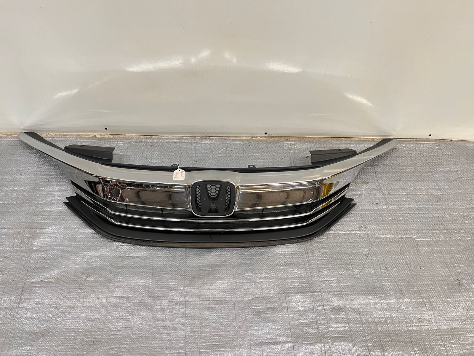 71121-T2FX-A5 2016 2017 HONDA ACCORD GRILLE OEM GENUINE SEDAN CHROME