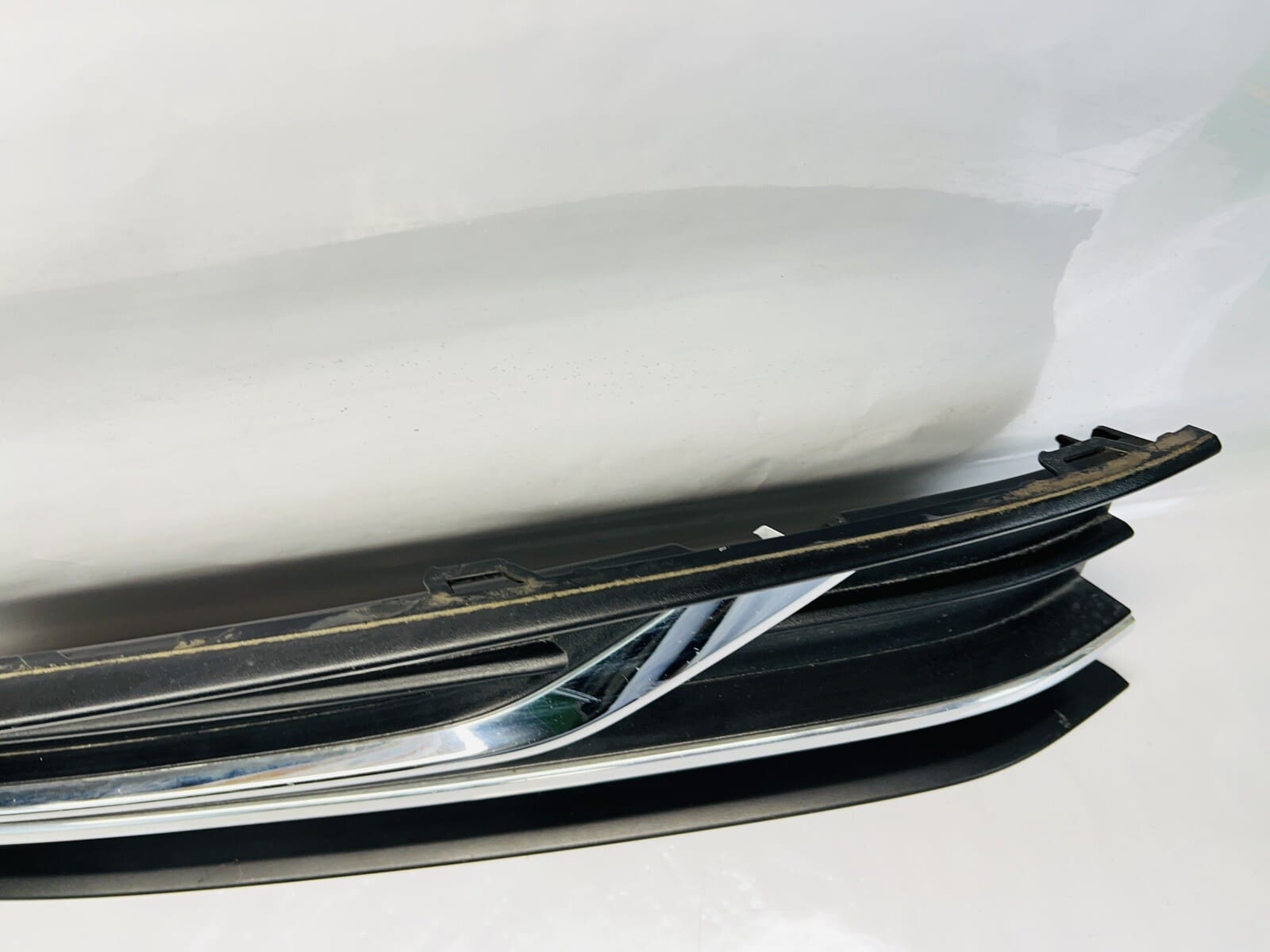 2012 2013 2014 2015 VW PASSAT FRONT RIGHT OEM FOG LIGHT BEZEL TRIM COVER BUMPER - Image 7