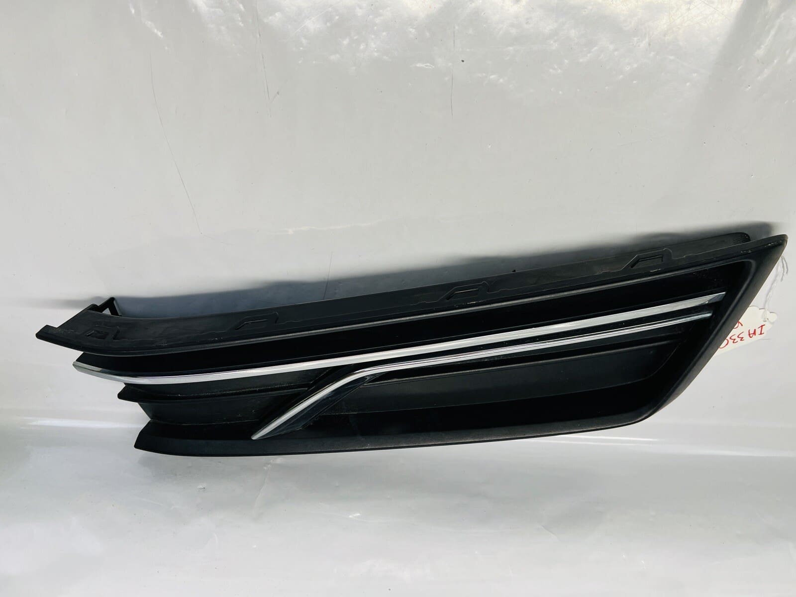 2012 2013 2014 2015 VW PASSAT FRONT RIGHT OEM FOG LIGHT BEZEL TRIM COVER BUMPER - Image 8