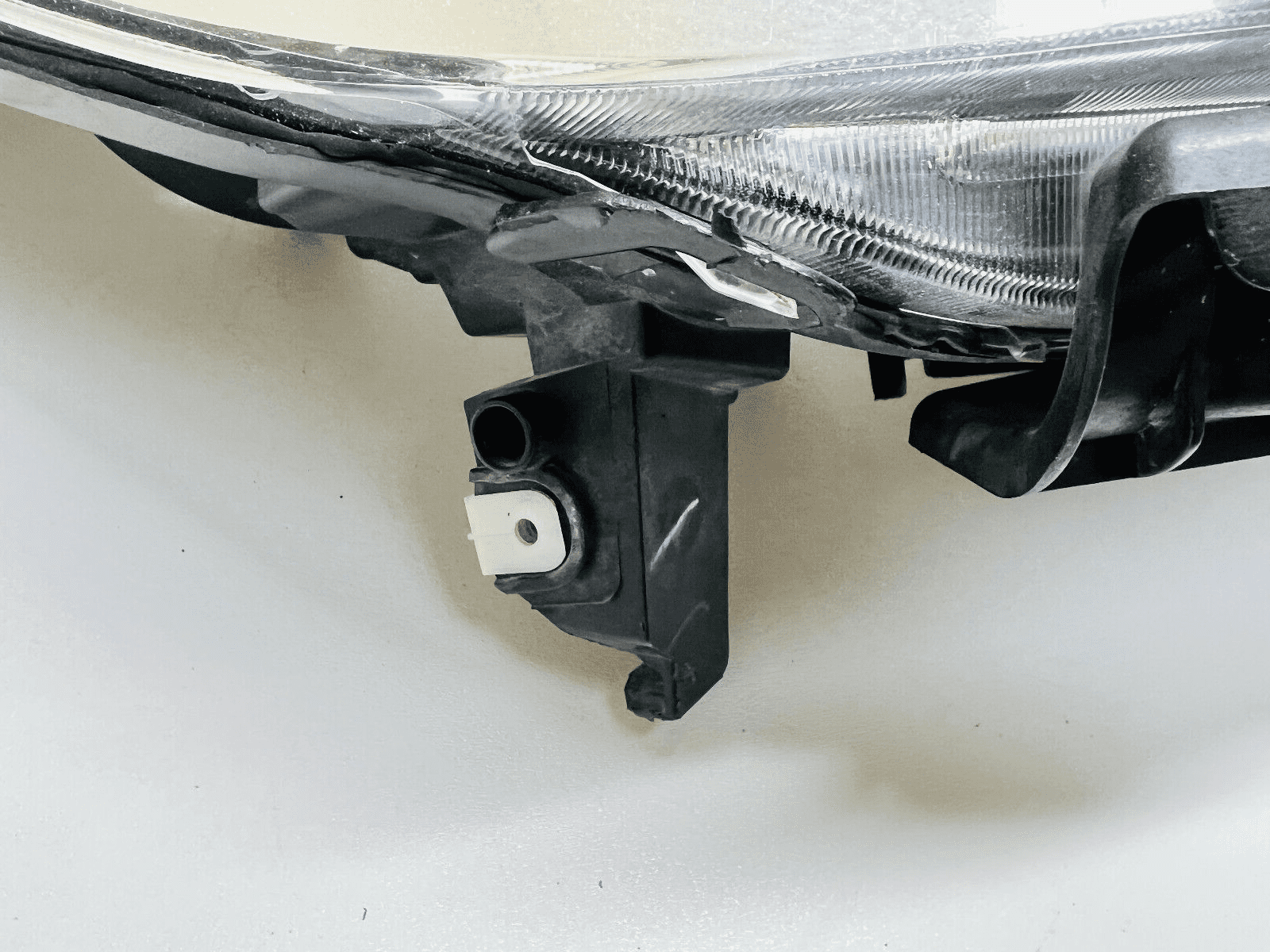 GJ5413W029BF 2017 2018 2019 FORD ESCAPE HALOGEN LED FRONT RIGHT OEM HEADLIGHT - Image 9
