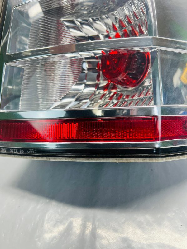 2007 2008 2009 2010 FORD EDGE REAR RIGHT OEM TAIL LIGHT - Image 5