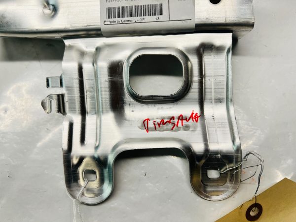 51117266193 BMW F22 F30 340 335 330 328 320 228 230 LEFT OEM BUMPER BRACKET - Image 3