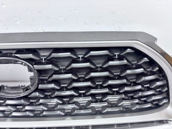 53111-0A180  2022 2023 2024 TOYOTA COROLLA CROSS GRAY SILVER FRONT OEM GRILLE - Image 10