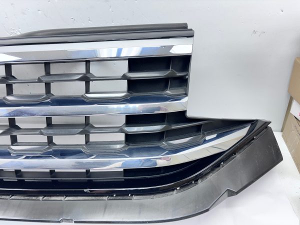 3CM853651M  2020 2021 2022 2023 VW ATLAS CROSS SPORT  FRONT OEM GRILLE - Image 2