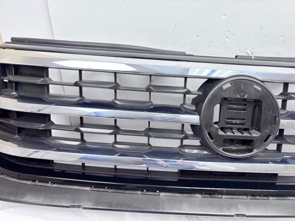 3CM853651M  2020 2021 2022 2023 VW ATLAS CROSS SPORT  FRONT OEM GRILLE - Image 7