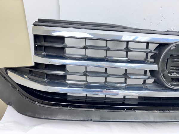3CM853651M  2020 2021 2022 2023 VW ATLAS CROSS SPORT  FRONT OEM GRILLE - Image 8