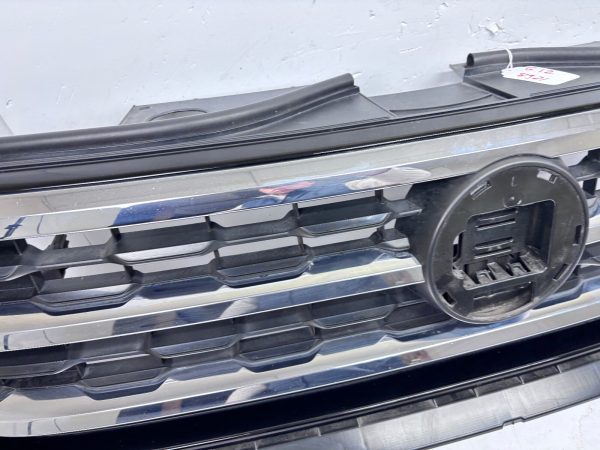 3CM853651M  2020 2021 2022 2023 VW ATLAS CROSS SPORT  FRONT OEM GRILLE - Image 11