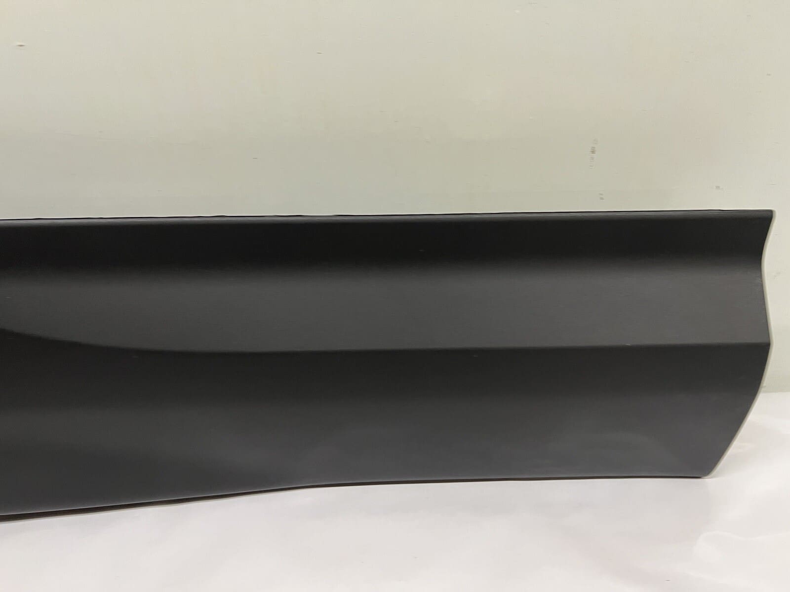 OEM 877324z000 2013-2018 Hyundai Santa Fe Sport Rear Right Door Molding Flare - Image 3