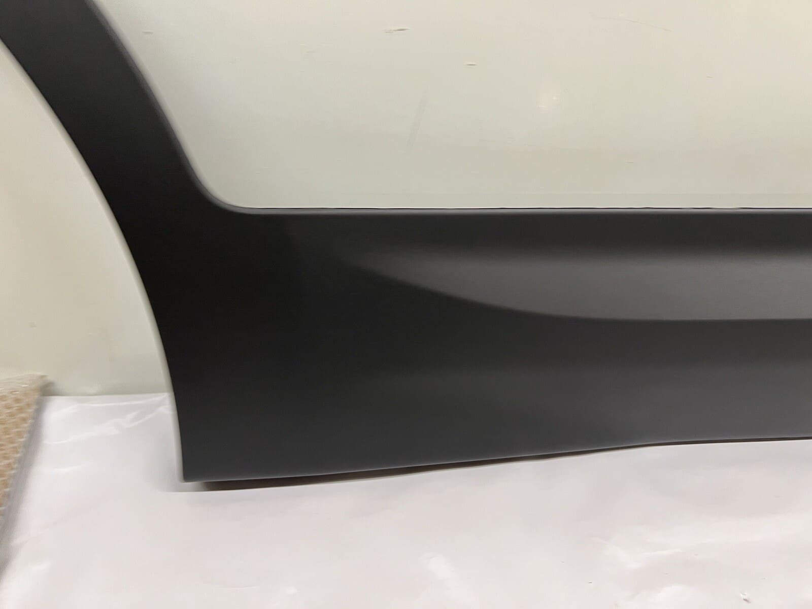 OEM 877324z000 2013-2018 Hyundai Santa Fe Sport Rear Right Door Molding Flare - Image 5