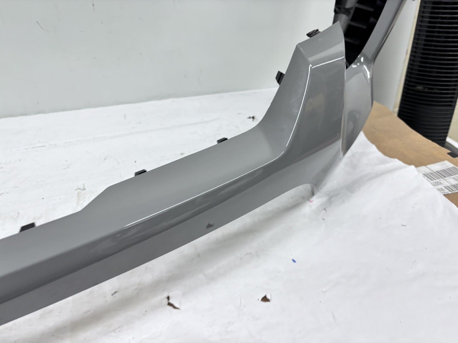 🎈🎈 OEM 2022 2023 2024 CHEVY SILVERADO 1500 FRONT UPPER BUMPER 84869623 - Image 9