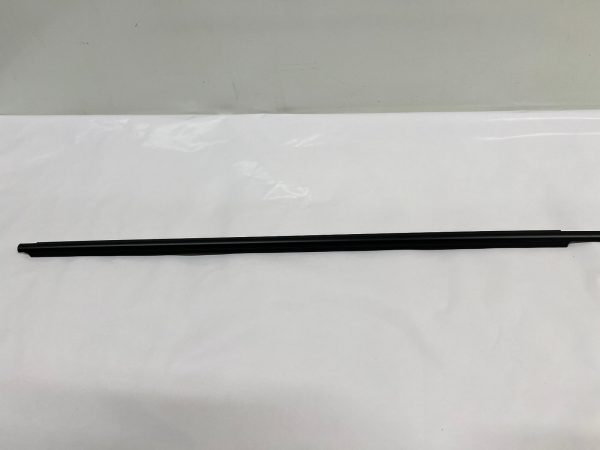 75710-02310 2014-2017 2018 2019 toyota corolla front right door belt molding oem