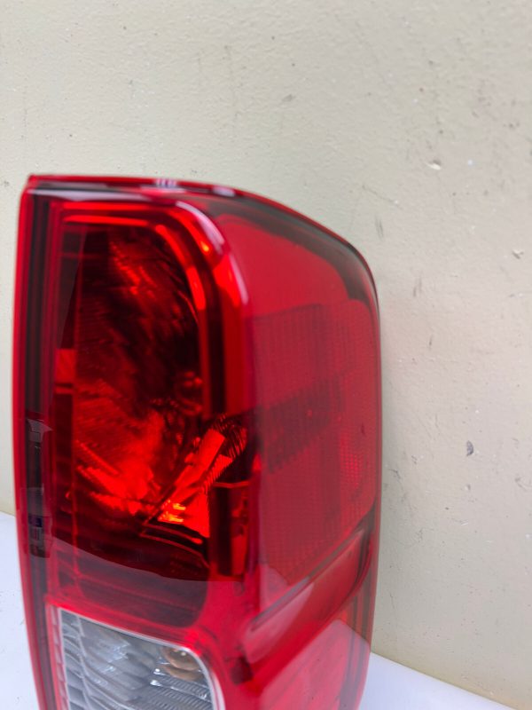 🎈2014 2015 2016 2017 2018 2019 2020 2021 NISSAN FRONTIER RIGHT OEM TAIL LIGHT - Image 4
