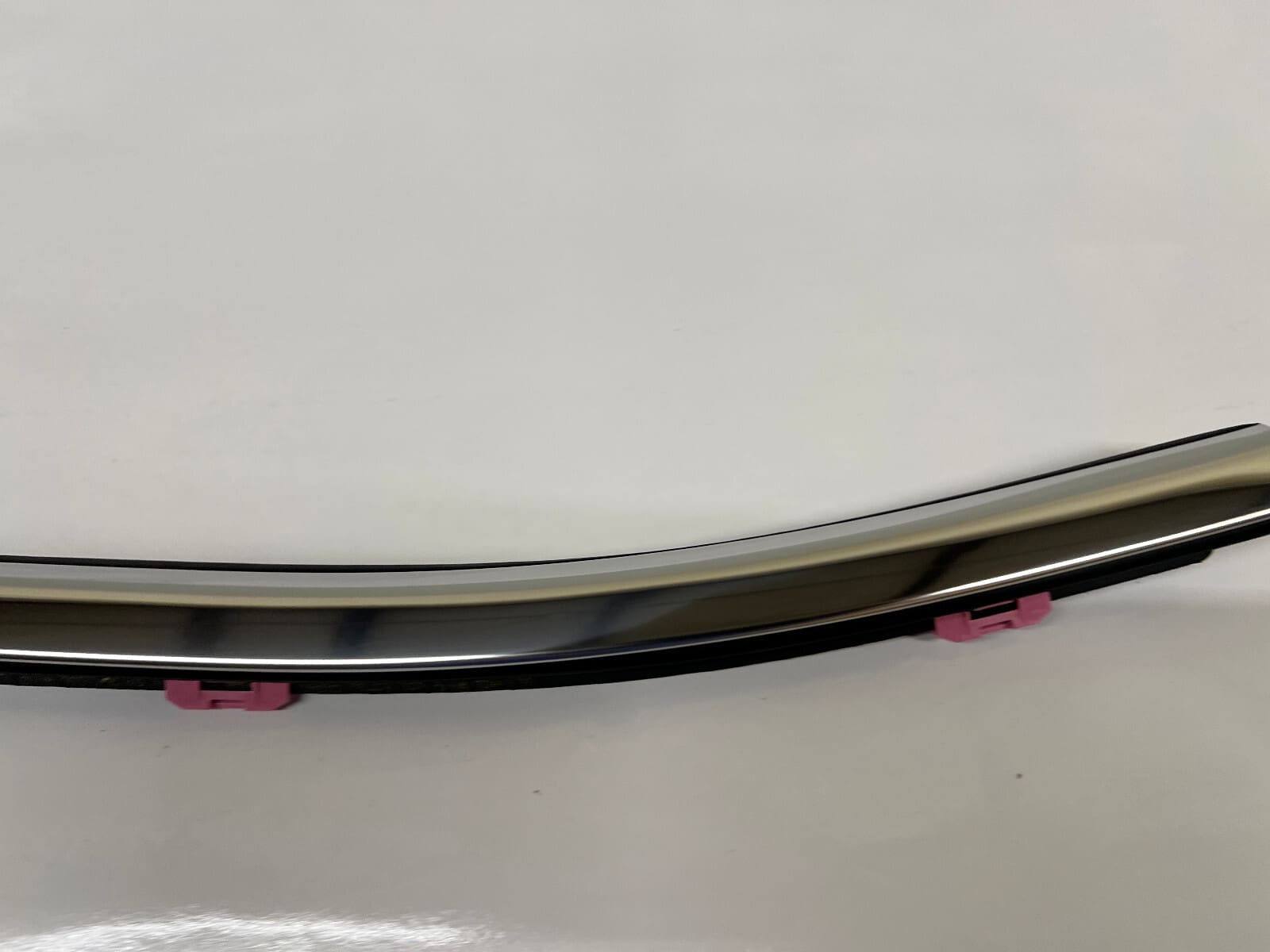 84842450 2019 2020 2021 2022 2023 gmc sierra rear left door belt molding oem - Image 3