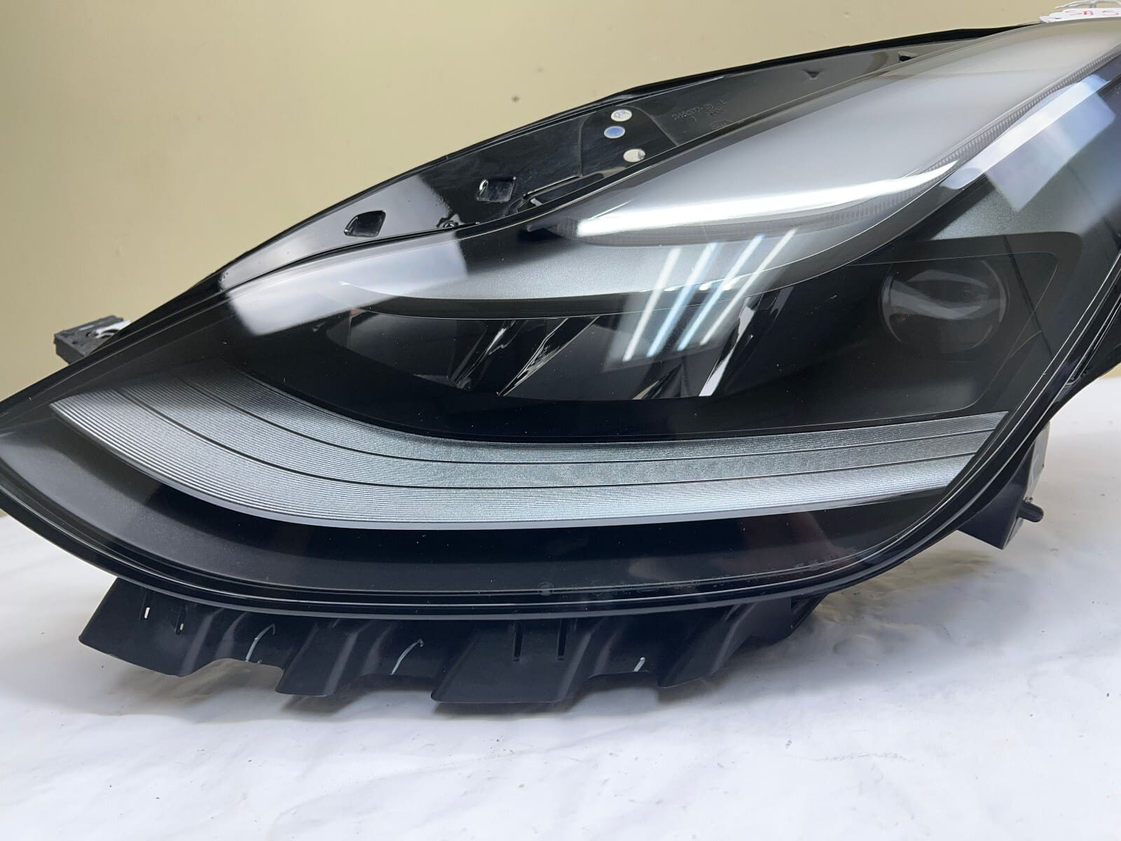 2021 2022 2023 TESLA 3 Y LED PROJECTOR MATRIX LEFT OEM HEADLIGHT 1514952-00-C - Image 13