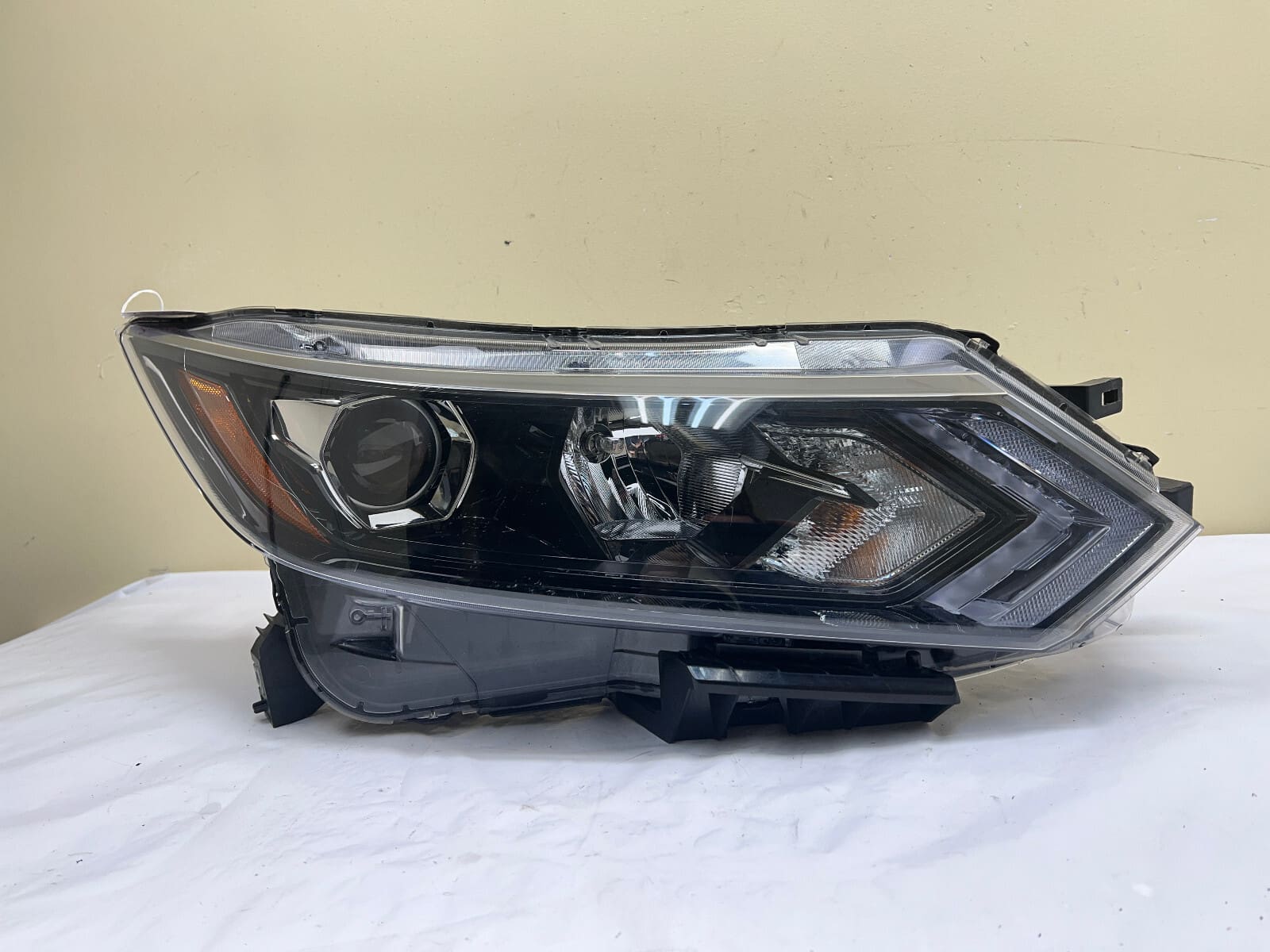 2020 2021 2022 NISSAN ROGUE SPORT HALOGEN LED FRONT RIGHT OEM HEADLIGHT