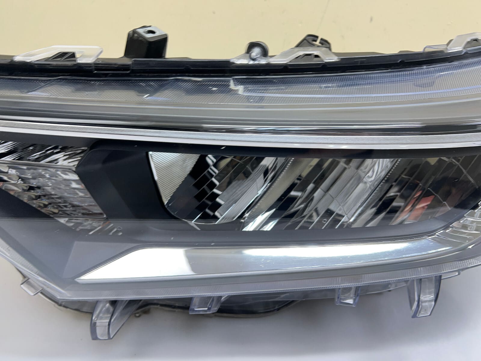 2019 2020 2021 TOYOTA RAV4 LED FRONT LEFT OEM HEADLIGHT - Image 6